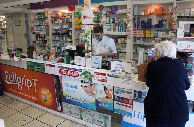 Empleados de farmacia en alerta por aumento salarial