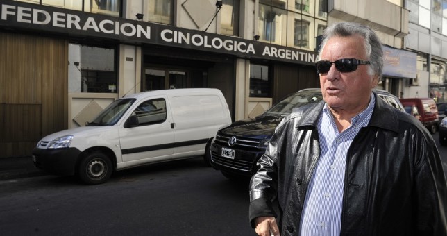 Barrionuevo dice que cerraron más de 2 mil locales, que cayó el salario, pero que hay que aguantar Barrionuevo dice que cerraron más de 2 mil locales, que cayó el salario, pero que hay que aguantar