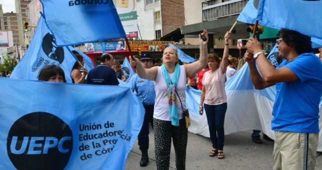 Docentes cordobeses vuelven al paro por reapertura de paritarias