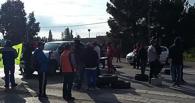 La UOCRA sitió neuquén para reclamar la reactivación de las obras La UOCRA sitió neuquén para reclamar la reactivación de las obras