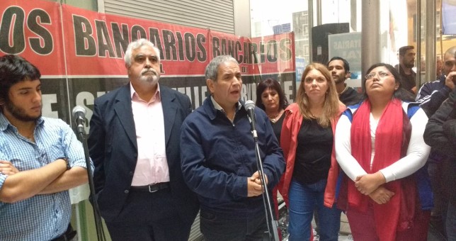 Los bancarios se endurecen y van al paro nacional por reapertura de paritarias Los bancarios se endurecen y van al paro nacional por reapertura de paritarias