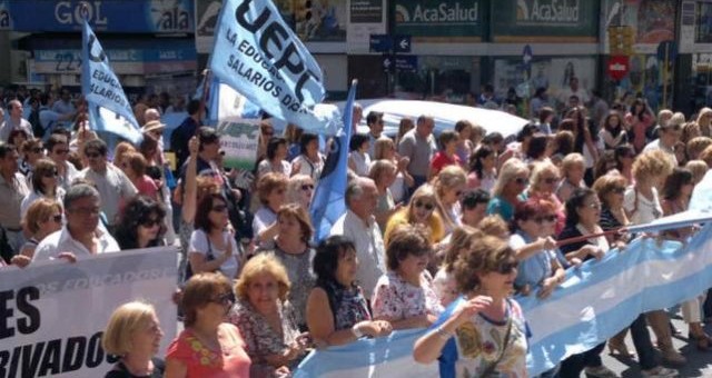 Vuelven a la calle los estatales cordobeses por paritarias y contra la reforma previsional Vuelven a la calle los estatales cordobeses por paritarias y contra la reforma previsional