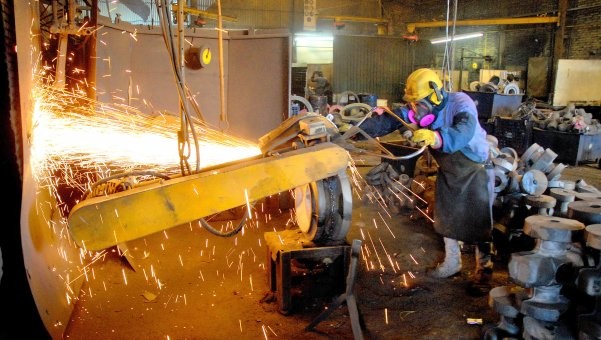 Se aceleró la destrucción de empleo industrial Se aceleró la destrucción de empleo industrial