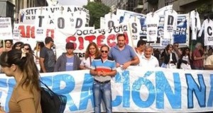Arranca 2017: primera protesta docente por apertura de paritarias y contra el techo del 18%