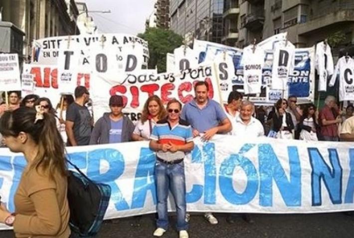 Arranca 2017: primera protesta docente por apertura de paritarias y contra el techo del 18%