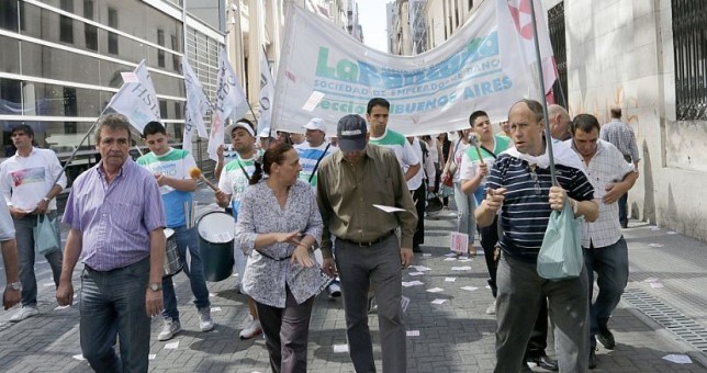 Jaque a Triaca y los bancos: otro fallo obliga a pagar las paritarias a bancarios Jaque a Triaca y los bancos: otro fallo obliga a pagar las paritarias a bancarios