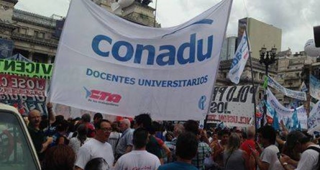 Universitarios confirmaron que se suman a los paros docentes Universitarios confirmaron que se suman a los paros docentes