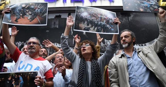 Sin clases en todo el país por la represión a los docentes Sin clases en todo el país por la represión a los docentes