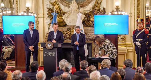 Macri volvió a hablar de “Estado aguantadero” y crecen los rumores de despidos Macri volvió a hablar de “Estado aguantadero” y crecen los rumores de despidos