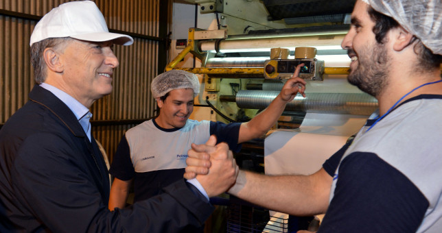 “Necesitamos trabajar junto a los docentes”, dijo Macri pero confirmó que no habrá paritaria nacional “Necesitamos trabajar junto a los docentes”, dijo Macri pero confirmó que no habrá paritaria nacional