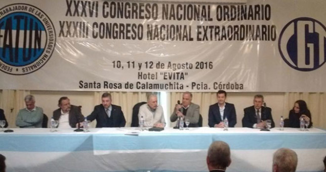 No docentes hicieron punta de lanza y acordaron paritarias en tres tramos No docentes hicieron punta de lanza y acordaron paritarias en tres tramos