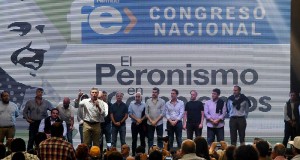 Entre la marcha peronista y el “Sí se puede”, Venegas y Macri tuvieron su 1° de mayo