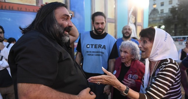 Baradel le pide a Vidal que cumpla el fallo que le ordena devolver los descuentos Baradel le pide a Vidal que cumpla el fallo que le ordena devolver los descuentos