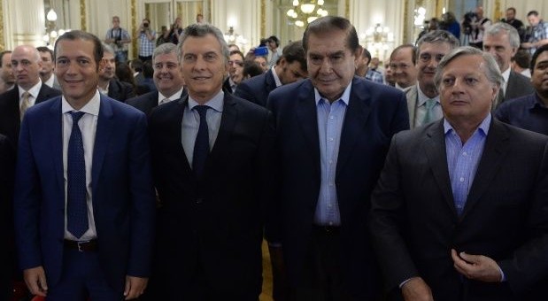 Después de Vaca Muerta y tres viajes con Macri, a Pereyra le abren el negocio de las ART Después de Vaca Muerta y tres viajes con Macri, a Pereyra le abren el negocio de las ART