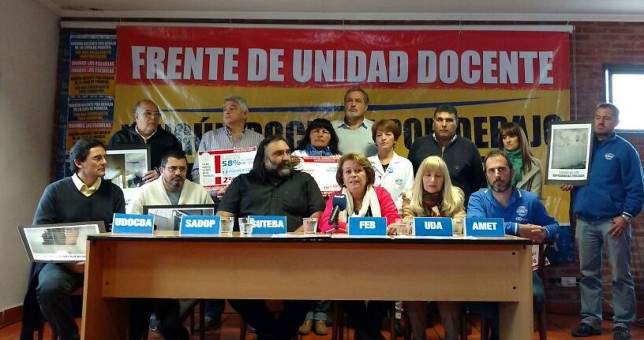 Sin respuestas de Vidal, los maestros bonaerenses definen su plan de lucha Sin respuestas de Vidal, los maestros bonaerenses definen su plan de lucha