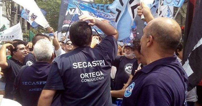 Trabajadores de ANSES repudian la revisión de pensiones por viudez Trabajadores de ANSES repudian la revisión de pensiones por viudez