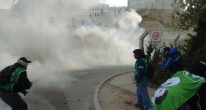 Dura represión a estatales neuquinos Dura represión a estatales neuquinos