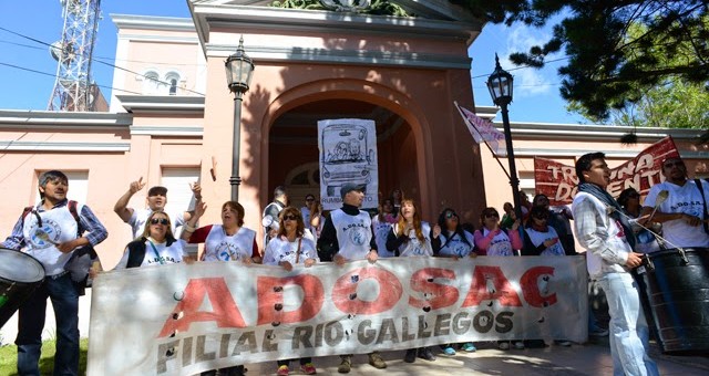 Llegó julio y se mantiene el paro docente en Santa Cruz Llegó julio y se mantiene el paro docente en Santa Cruz