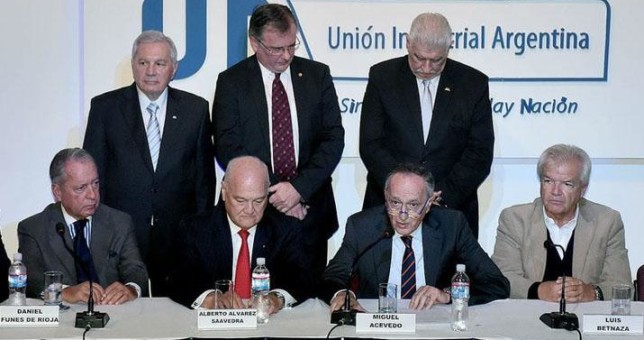 Olor a reforma: empresarios piden reducir costos laborales y bajar la conflictividad Olor a reforma: empresarios piden reducir costos laborales y bajar la conflictividad