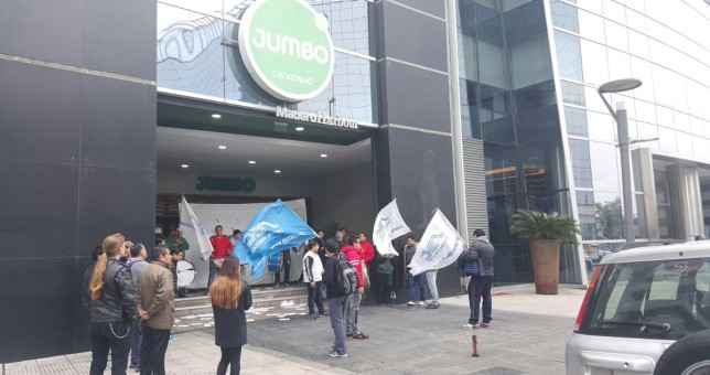 Comercio moviliza a Trabajo contra los despidos en Cencosud Comercio moviliza a Trabajo contra los despidos en Cencosud