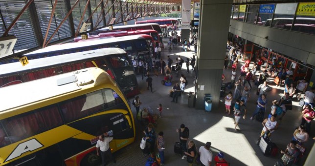 Se levantó el paro de omnibus de larga distancia Se levantó el paro de omnibus de larga distancia