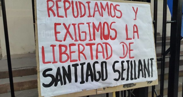 Megaoperativo de infantería detuvo a un sindicalista jujeño por liderar una protesta contra despidos Megaoperativo de infantería detuvo a un sindicalista jujeño por liderar una protesta contra despidos