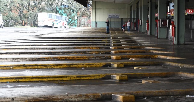 Siguen los cruces por la paritaria de los choferes de micros de larga distancia Siguen los cruces por la paritaria de los choferes de micros de larga distancia