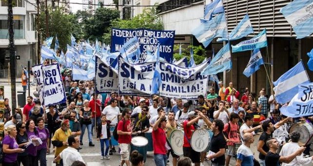 Audiencia clave por el descanso dominical de los mercantiles santafecinos Audiencia clave por el descanso dominical de los mercantiles santafecinos