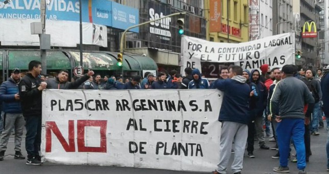 Deseperante situación de los despedidos de Plascar Deseperante situación de los despedidos de Plascar