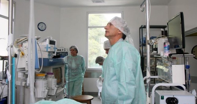 Médicos destruyeron la Cobertura Universal que promociona el Gobierno Médicos destruyeron la Cobertura Universal que promociona el Gobierno