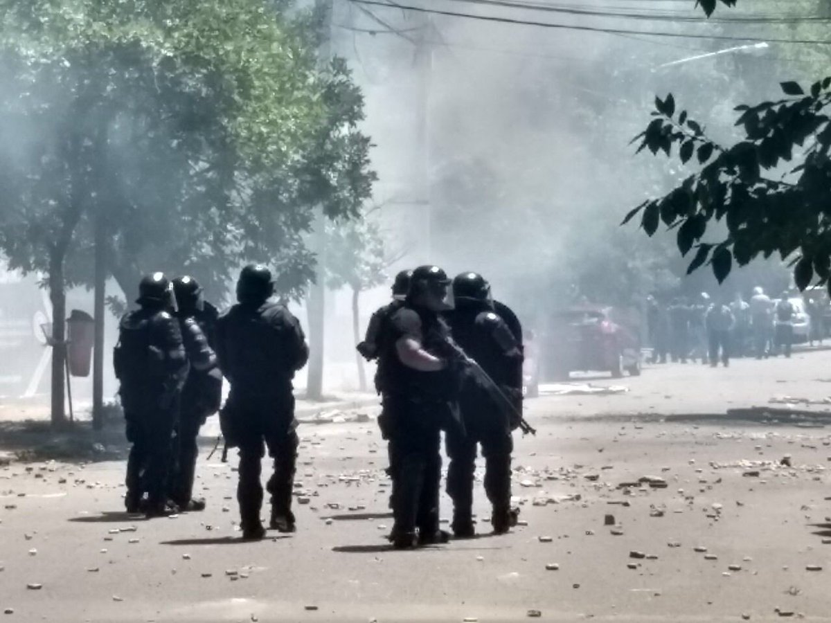 Nueva represión contra los estatales neuquinos