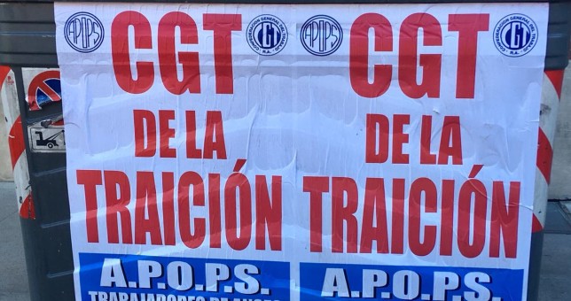 Fabré se cansó y empapeló la ciudad con un mensaje para la CGT Fabré se cansó y empapeló la ciudad con un mensaje para la CGT