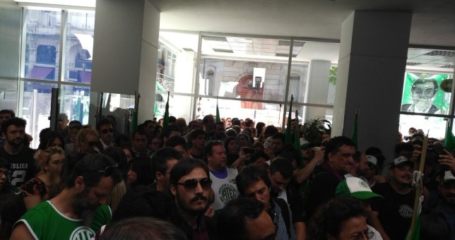 Ocupan por tiempo indeterminado el Enacom contra los despidos masivos Ocupan por tiempo indeterminado el Enacom contra los despidos masivos