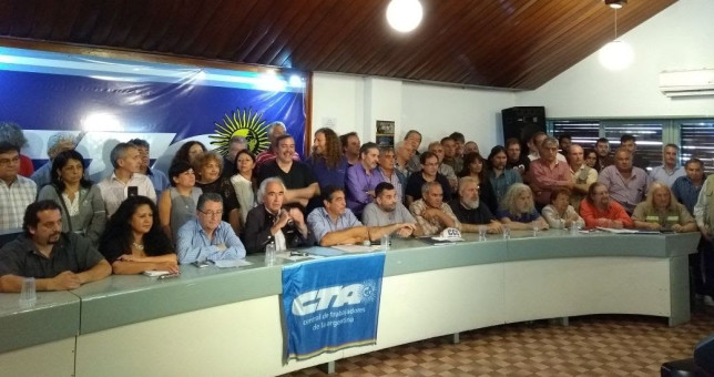 ATE y gremios de izquierda paran y movilizan contra el paquete de reformas ATE y gremios de izquierda paran y movilizan contra el paquete de reformas