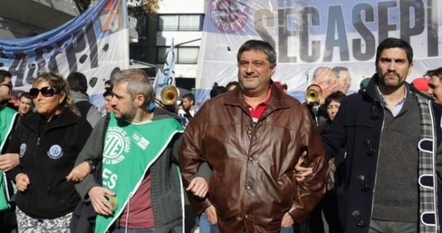 Empleados de Anses juntan firmas contra la Reforma Previsional