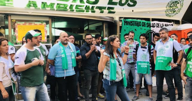 Bergman accedió a revisar los despidos y los trabajadores levantaron el acampe Bergman accedió a revisar los despidos y los trabajadores levantaron el acampe