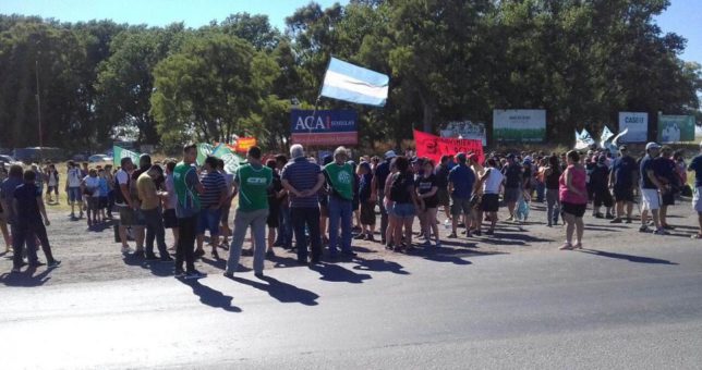 Acampe en Fabricaciones Militares: “Todo el pueblo de Azul está indignado” Acampe en Fabricaciones Militares: “Todo el pueblo de Azul está indignado”