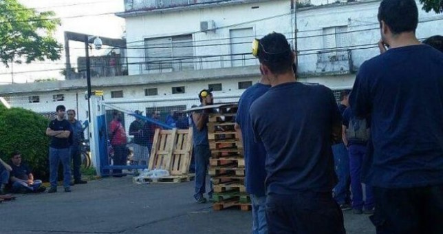 Veinte despidos por marchar contra la reforma previsional Veinte despidos por marchar contra la reforma previsional