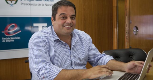 Tintoreros y remiseros le dan una buena noticia a Triaca y cierran paritarias de 15% en cuotas Tintoreros y remiseros le dan una buena noticia a Triaca y cierran paritarias de 15% en cuotas