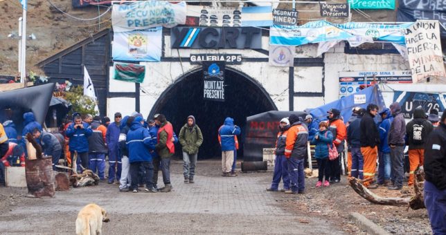 La intervención ratifica los despidos y los mineros toman Río Turbio La intervención ratifica los despidos y los mineros toman Río Turbio