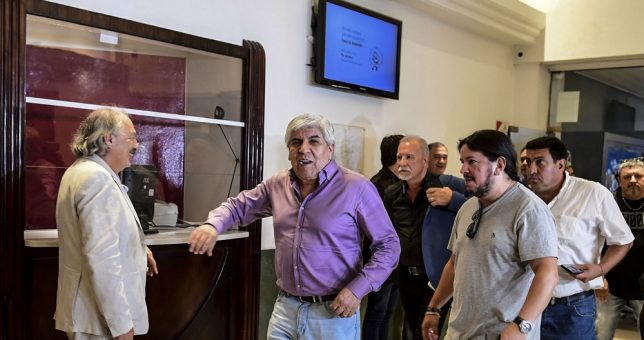 Moyano desafiante: “Los trabajadores no quieren ser cómplices de una CGT entreguista” Moyano desafiante: “Los trabajadores no quieren ser cómplices de una CGT entreguista”