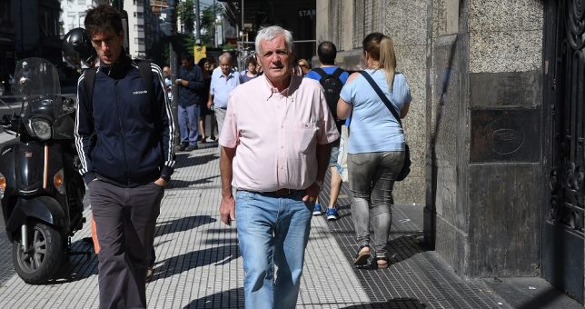 La UOM pidió un incremento del 25% para el salario inicial y se suma a quienes buscan romper el techo de Triaca La UOM pidió un incremento del 25% para el salario inicial y se suma a quienes buscan romper el techo de Triaca