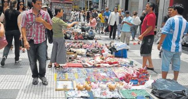 Se precariza el mercado laboral: más monotributistas y menos asalariados Se precariza el mercado laboral: más monotributistas y menos asalariados