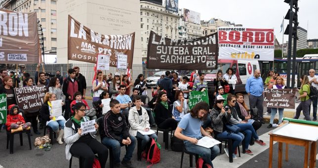 Clase pública en el Obelisco para rechazar el techo salarial de Vidal