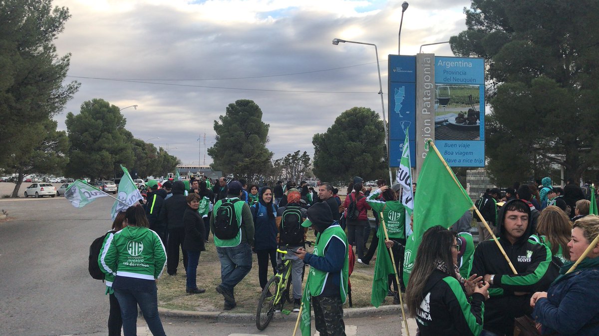 Estatales repudiaron la visita de Macri a Neuquén: "Es responsable de los despidos, el ajuste y el tarifazo"