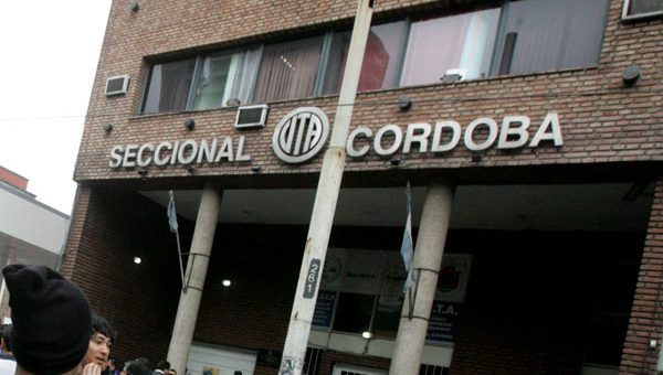 La UTA prepara la ânormalizaciónâ de la seccional Córdoba y busca proscribir a los delegados