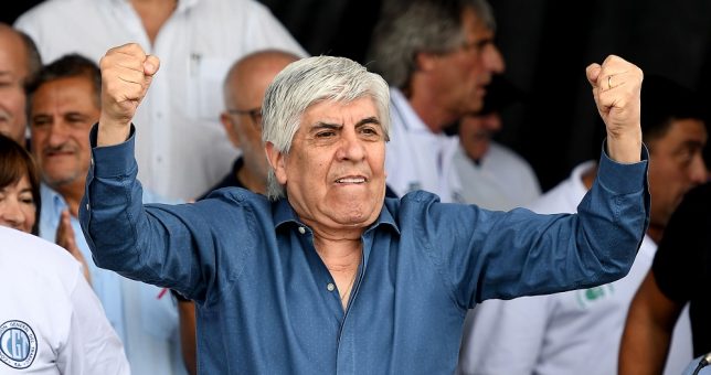 Moyano abre fuego paritario y pide 27% de aumento salarial Moyano abre fuego paritario y pide 27% de aumento salarial