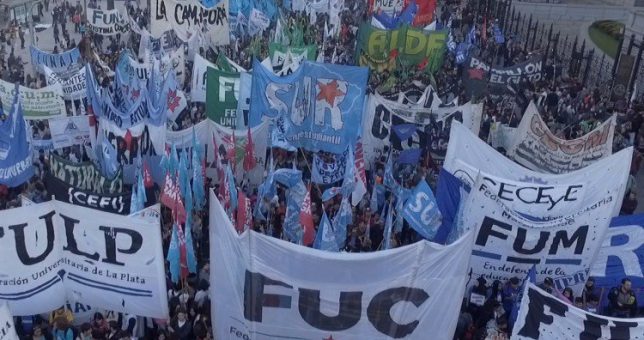 Los docentes universitarios ya diseñan otros dos días de paro y una marcha federal contra el techo salarial
