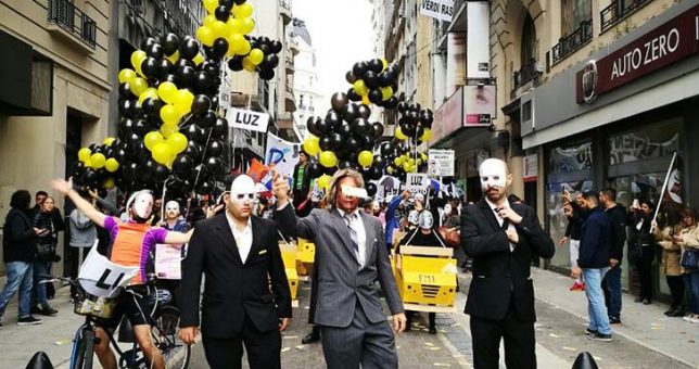 Schmid llamó a “preparar el terreno” para convocar a un paro contra el tarifazo Schmid llamó a “preparar el terreno” para convocar a un paro contra el tarifazo