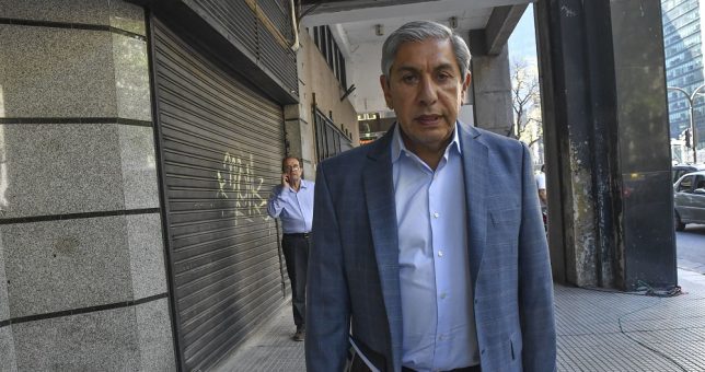 Aprovechando el efecto Moyano y el paro, Daer cerró 24% en paritarias